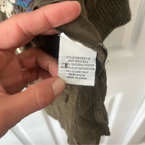 JOHNNY WAS Silk Peasant Blouse Army Green Embroidered Size Large - Picture 5 of 8